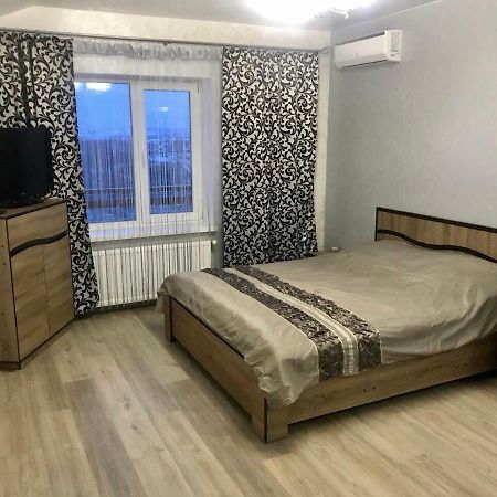 Апартаменти Економ Iwano-Frankiwsk Exterior foto